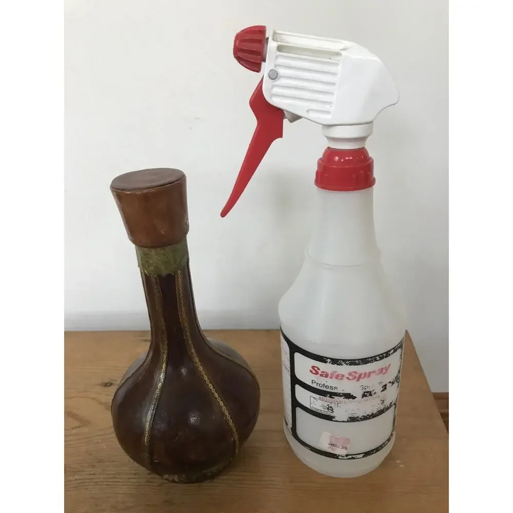 Vtg Italian Leather Covered Wrapped Glass Wine Decanter Liquor Bottle Screw Top